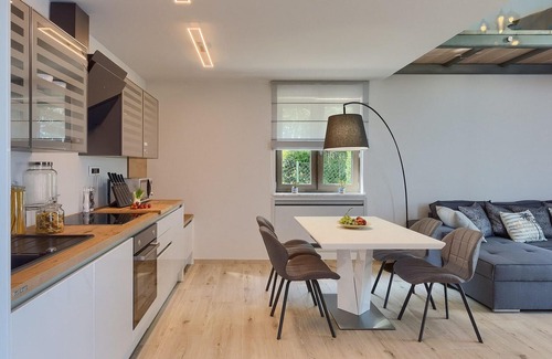 Lindar House | Family-Friendly 4 Bedroom Retreat in Pazin with Pool