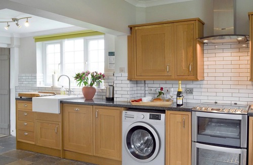 Hastings Cottage | Family-Friendly 4 Bedroom Stay in Pett - Guest Rated 9.8