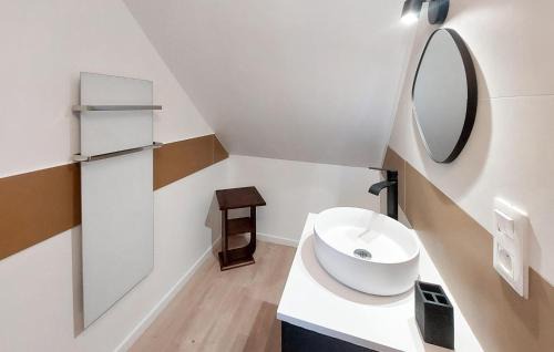 Plouezec House | Comfortable 4 Bedroom Home in Plouzec - Pet Friendly Stay