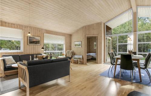 Hasle House | Family-Friendly 4 Bedroom Retreat in Hasle - Pet Welcome!
