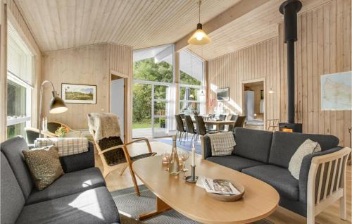 Hasle House | Family-Friendly 4 Bedroom Retreat in Hasle - Pet Welcome!