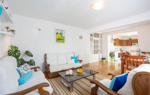 Suhac House | Inviting Home in Suhac with Pool and WiFi for Family Fun