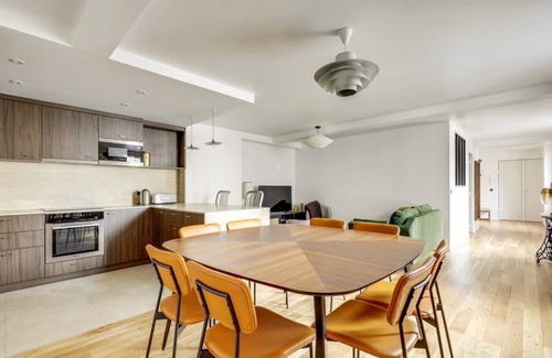 Quartier du Mail Apartment | Spacious 4 Bedroom Apartment in Paris’ Vibrant 2nd District