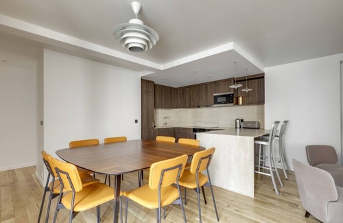 Quartier du Mail Apartment | Spacious 4 Bedroom Apartment in Paris’ Vibrant 2nd District