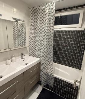 Merignac Apartment | 4 bedroom apartment - Merignac center