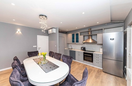 Stobrec Apartment | 4 bedroom awesome apartment in Stobrec