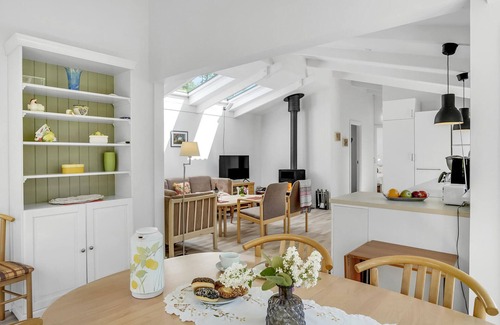 Skibby House | Family-Friendly 4 Bedroom Retreat with Lake Views in Skibby