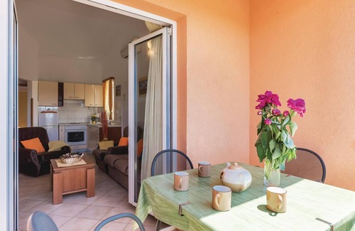 Peruski House | Charming Vacation House in Scenic Peru Village with Pool