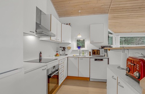 Dueodde House | Relaxing Oceanfront Retreat with Jacuzzi Near Sandy Beach