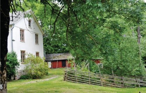 Annolfsbyn House | Inviting Home in Mellerud with Kitchen and Pet-Friendly Amenities