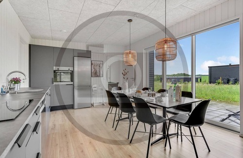 Hjarbæk House | Relaxing 4 Bedroom Getaway in Løgstrup with Spa & Pool