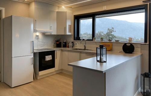 Hyllestad House | 4 Bedroom Beautiful Home In Hyllestad