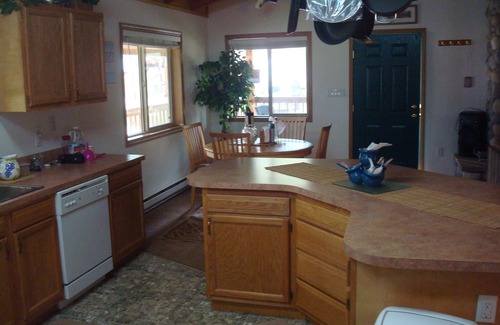 Mountain Home Cabin | Cozy 4-Bedroom Cabin Steps from the River - Guest Rated 9.4