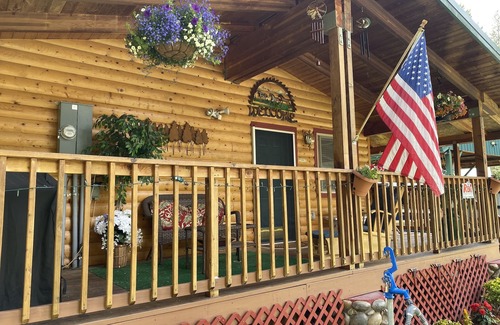 Mountain Home Cabin | Cozy 4-Bedroom Cabin Steps from the River - Guest Rated 9.4