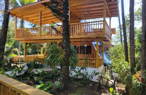 La Joya Cabin | 4 Bedroom Cabin In Lovely Jarabacoa with Pool