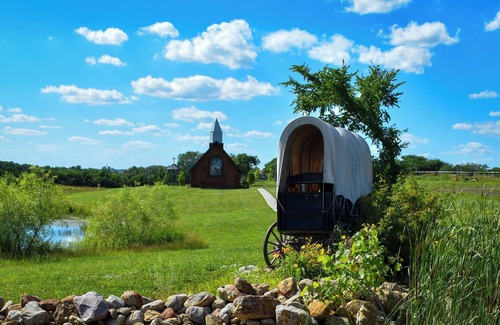 Martinsville Cabin | 4-bedroom cabin in peaceful Albany, MO. Amazing views and relaxing environment.
