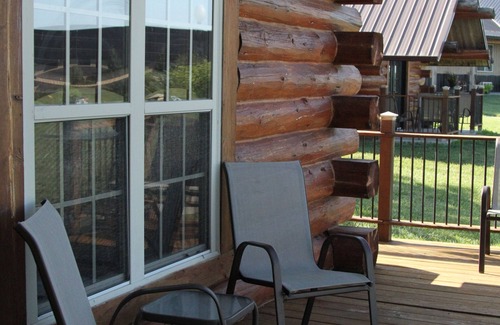 Martinsville Cabin | 4-bedroom cabin in peaceful Albany, MO. Amazing views and relaxing environment.