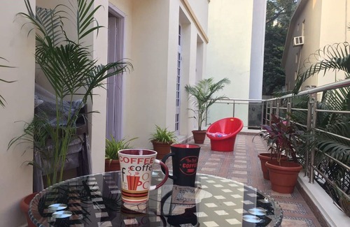 Punjagutta House | Modern 4-Bedroom Retreat in Banjara Hills with Spa & More