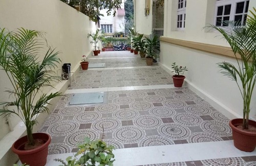 Punjagutta House | Modern 4-Bedroom Retreat in Banjara Hills with Spa & More