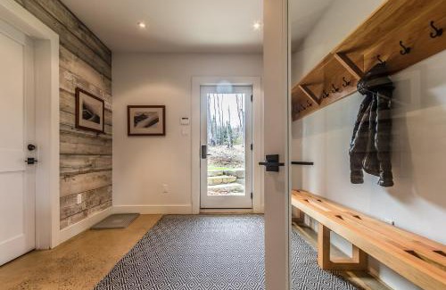 Mont-Tremblant Ski Chalet | Family-Friendly 4 Bedroom Chalet with Hot Tub in Mont-Tremblant