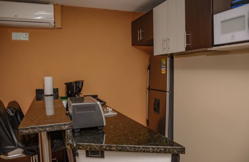 Lalinde Apartment | Spacious 4 Bedroom Apartment Combo with Hot Tubs in Lleras