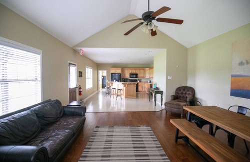 Normandy Cottage | Perfect 4 Bedroom Cottage on Ranch with River Access