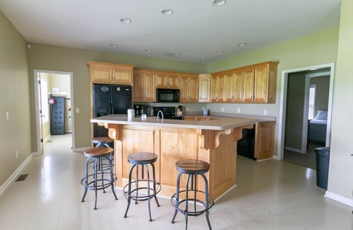 Normandy Cottage | Perfect 4 Bedroom Cottage on Ranch with River Access