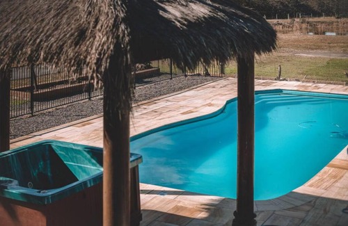 Cooranbong Apartment | 4 bedroom Cottage with swimming pool