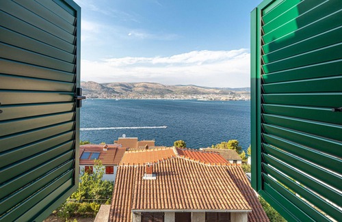 Okrug Donji Apartment | Tranquil Apartments with Ocean Views on Ciovo Island