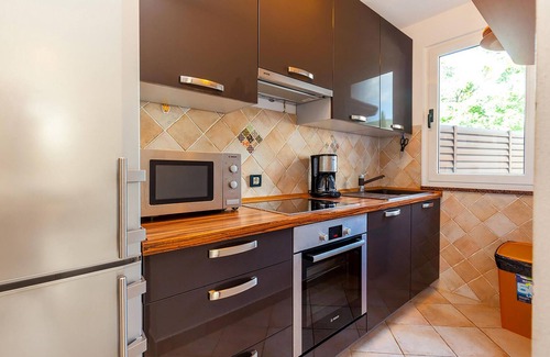 Selce House | Pet-Friendly 4 Bedroom Accommodation with Ocean View