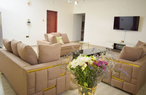 Nakuru County Apartment | Inviting 4-Bedroom Retreat with Garden in Nakuru, Kenya