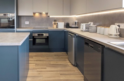 Maryport Cottage | Family-Friendly 4 Bedroom Stay in Mawbray with Ocean Views