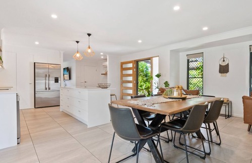 Maroochydore House | Inviting 4-Bedroom Retreat with Pool and Pet-Friendly Perks