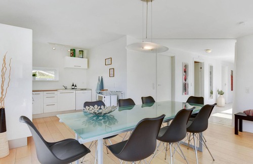 Pøt Strandby House | Inviting Oceanfront Cottage with Spa and Hot Tub Amenities