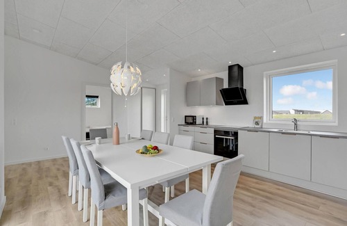 Hjarbæk House | Modern Cottage with Finnish Wooden Bath and Spa Amenities