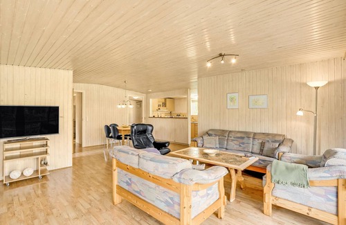 Spøttrup House | Inviting Cottage Near the Fjord with Pet-Friendly Amenities