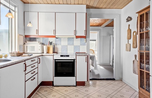 Thyboron House | Spacious 4-Bedroom Accommodation with Ocean Views in Thyborøn
