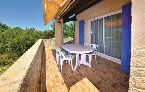 Chamaret House | Cozy Retreat in Chamaret with Free WiFi for Families