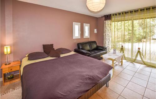 Chamaret House | Cozy Retreat in Chamaret with Free WiFi for Families