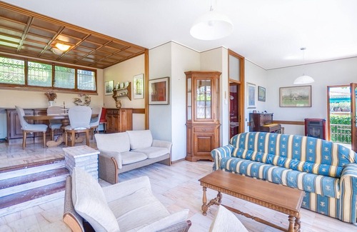 Bogliaco House | Spacious 4 Bedroom Accommodation with Lake View in Bogliaco