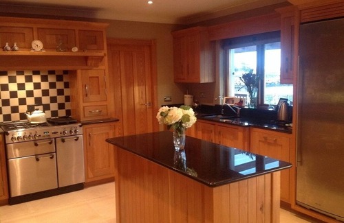 Costelloe House | Seaside 4 Bedroom Holiday Home in Beautiful Connemara