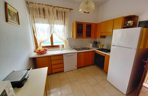 Vodnjan House | Experience a Pet-Friendly 4-Bedroom House with Pool