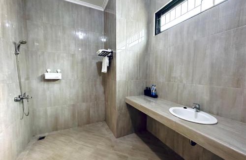 Jakarta House | Welcoming 4-Bedroom Retreat in South Jakarta with Family Amenities
