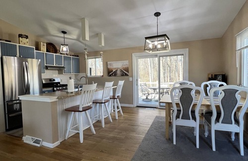 Bonnet Shores House | 4-Bedroom Oceanfront House with Top Guest Rating