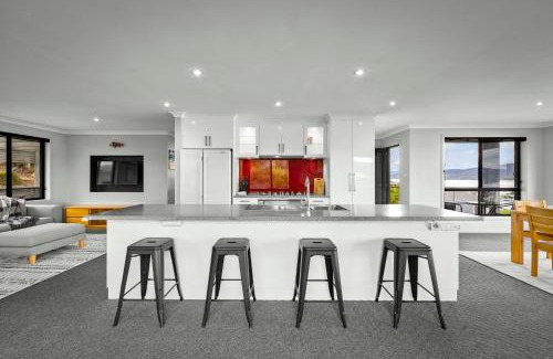 Tranmere House | 4 Bedroom House - Gorgeous View