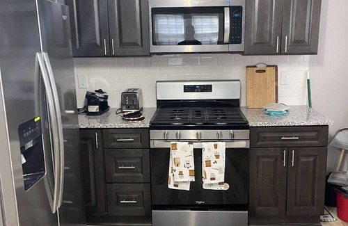 Kankakee House | 4-bedroom house in charming Kankakee near the river with WiFi, AC. Book now