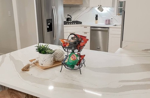 Highlands - Perkins House | 4-bedroom house in lovely Baton Rouge near LSU with WiFi.