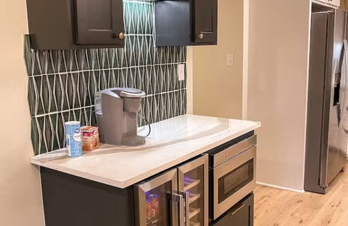 Highlands - Perkins House | 4-bedroom house in lovely Baton Rouge near LSU with WiFi.