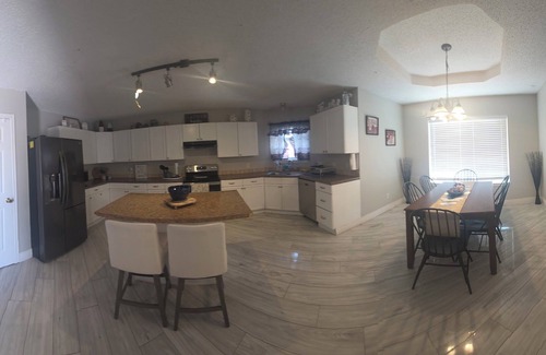 Lubbock House | 4-bedroom house in wonderful Lubbock with AC, WiFi, and swimming pool