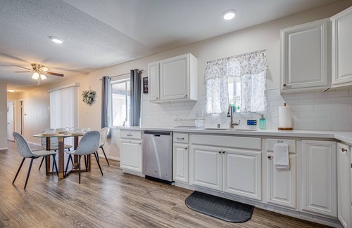 Paradise House | Spacious 4-Bedroom House with Pool, Near the Strip